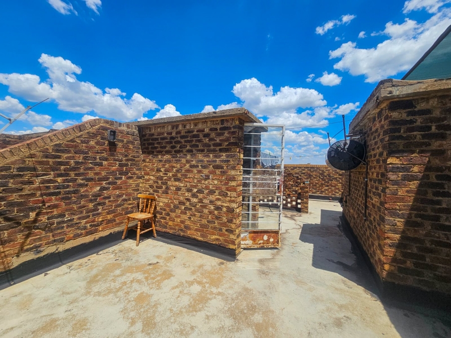 2 Bedroom Property for Sale in Potchefstroom North West